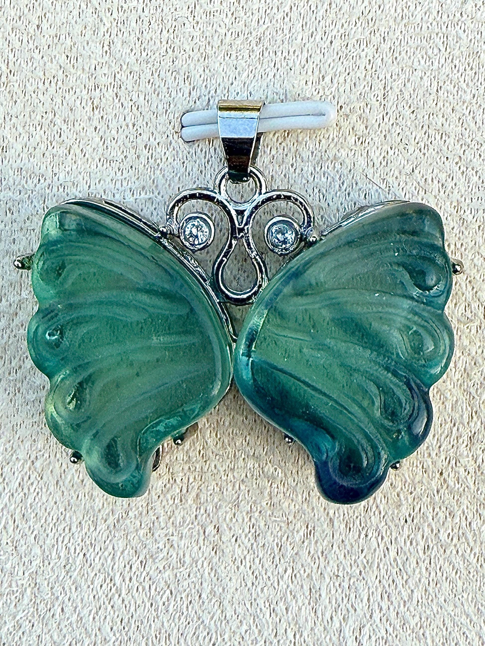 Pendentif papillon en fluorite pierre naturelle semi précieuse