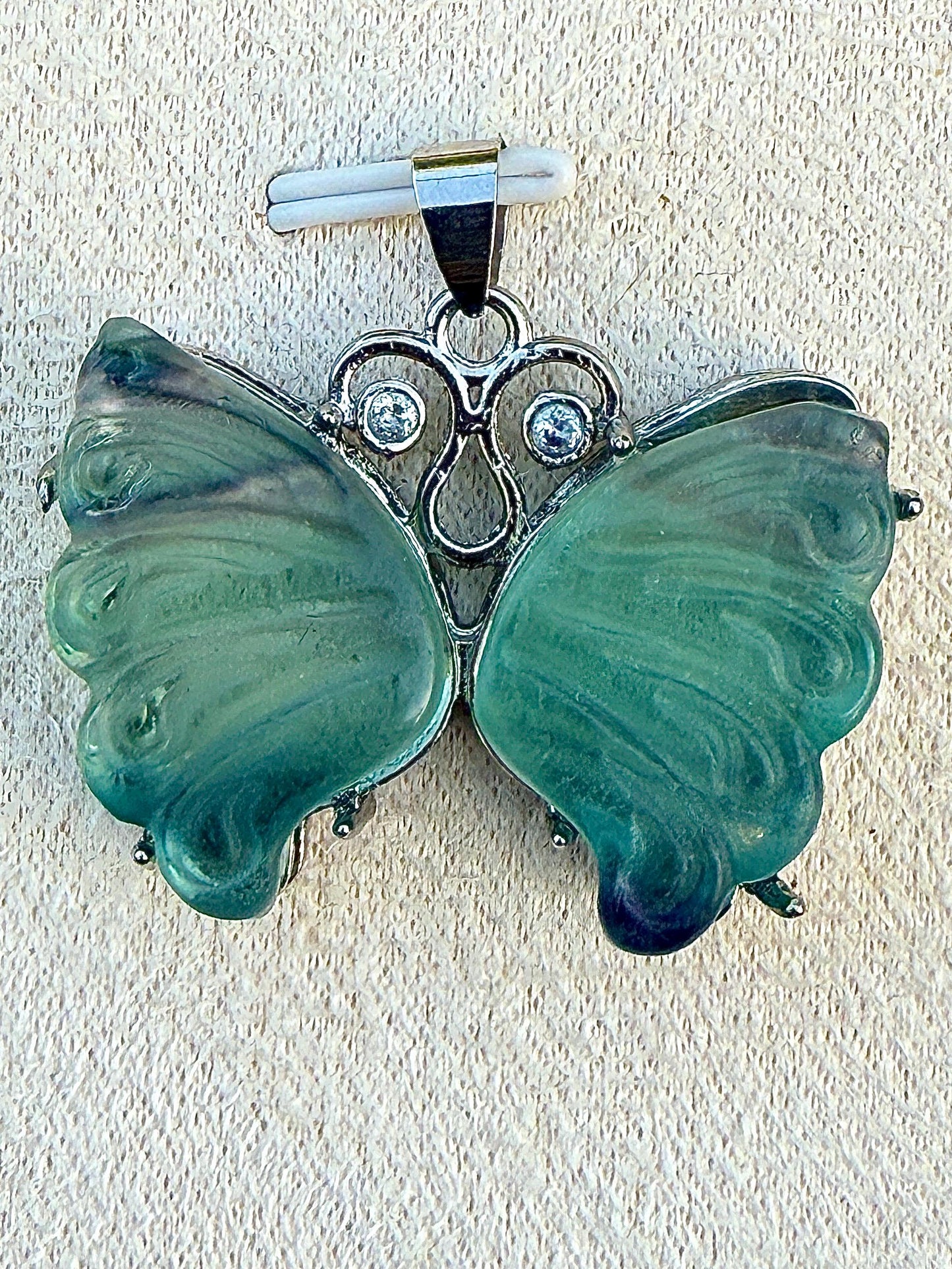 Pendentif papillon en fluorite pierre naturelle semi précieuse