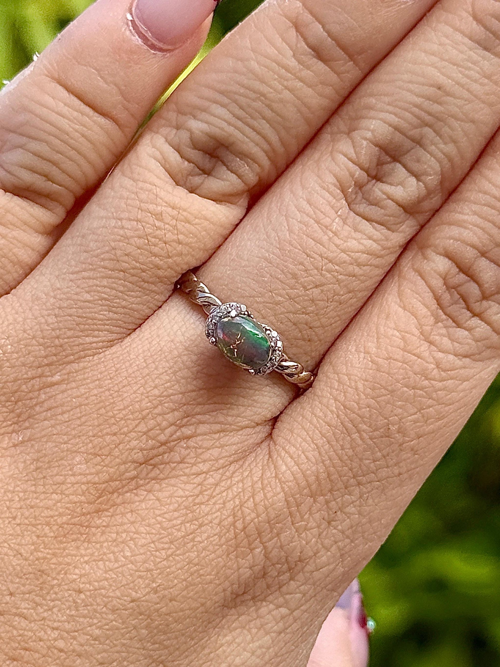 Bague en argent 925 et opale pierre semi précieuse