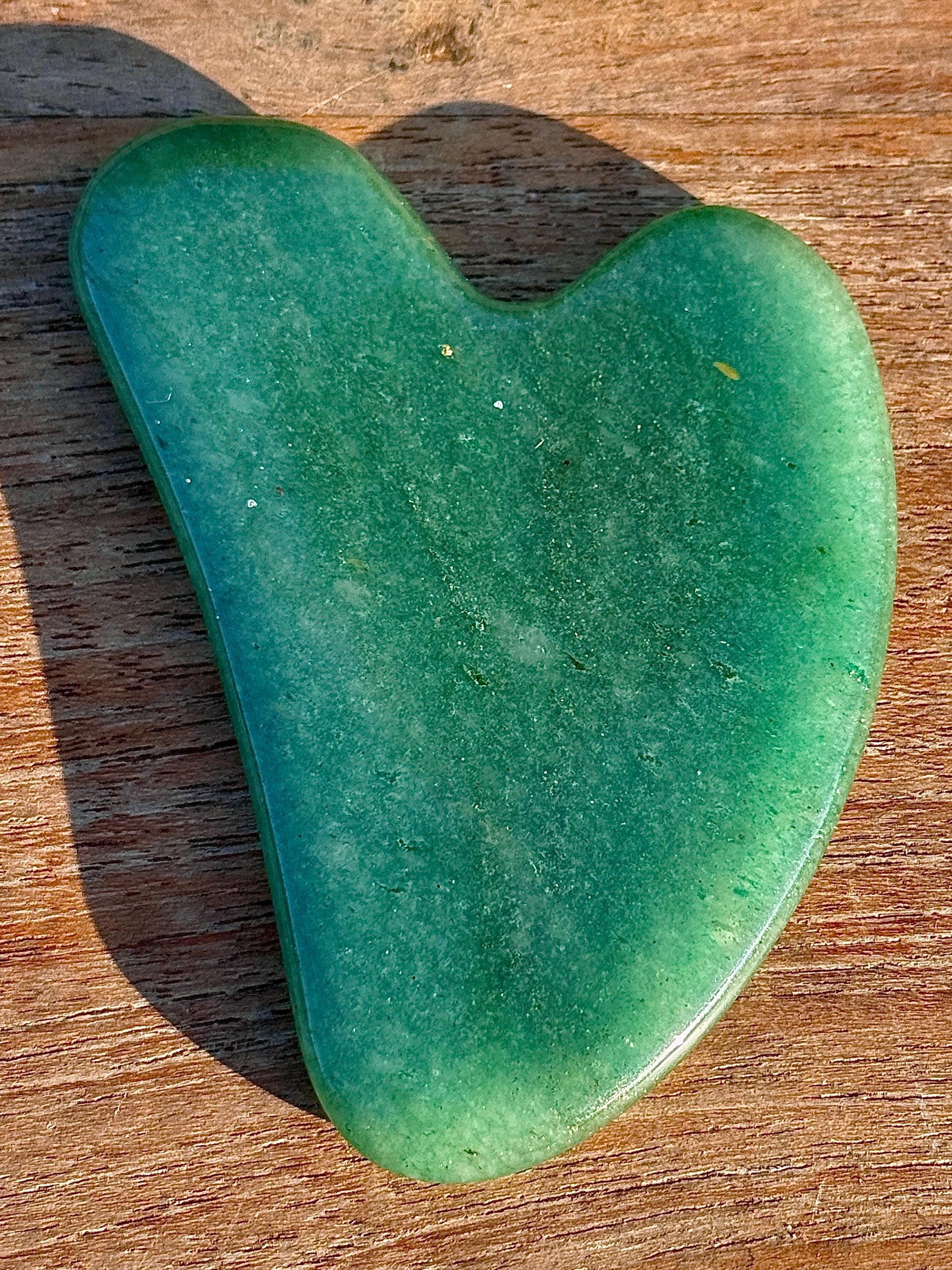 Gua sha visage en pierre naturelle semi précieuse