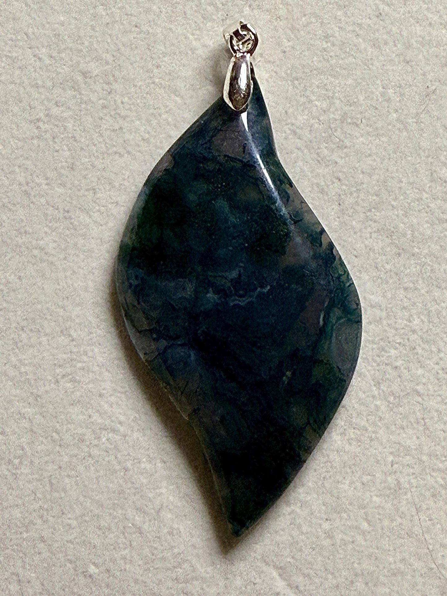 Pendentif agate mousse pierre naturelle semi précieuse