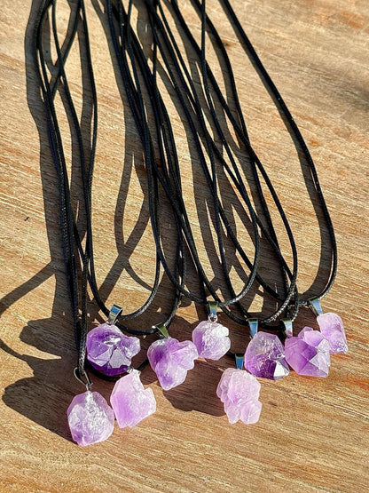 Collier pendentif en amethyste brute pierre naturelle
