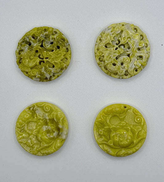 Pendentif en jade sculptée pierre naturelle semi précieuse