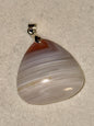 Pendentif en agate à bandes rose pierre naturelle