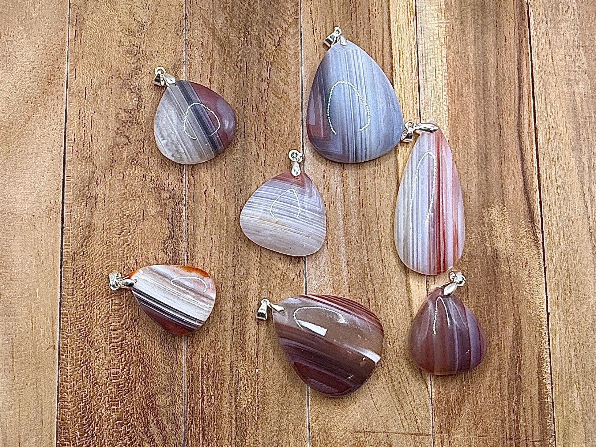 Pendentif en agate à bandes rose pierre naturelle