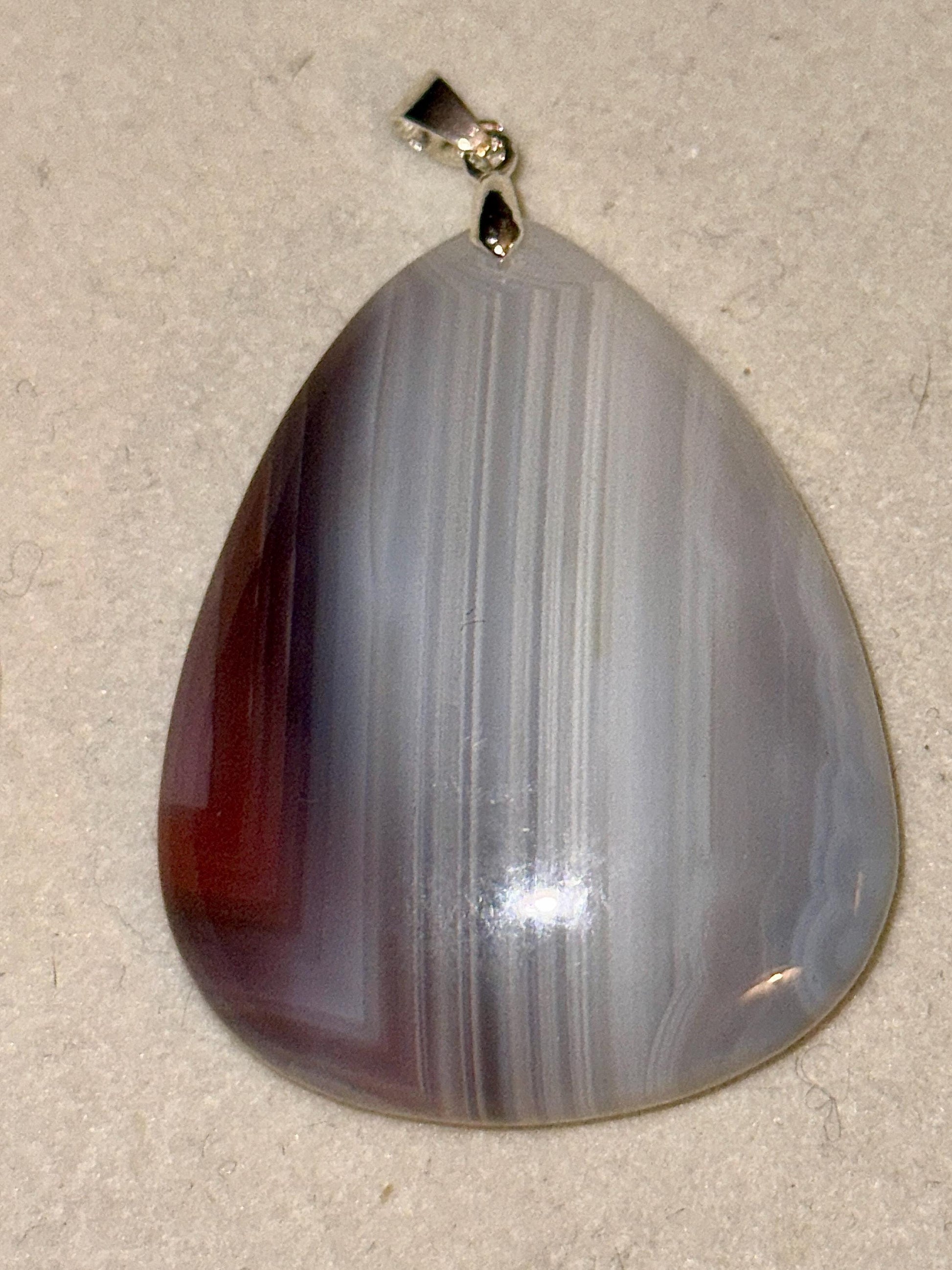 Pendentif en agate à bandes rose pierre naturelle