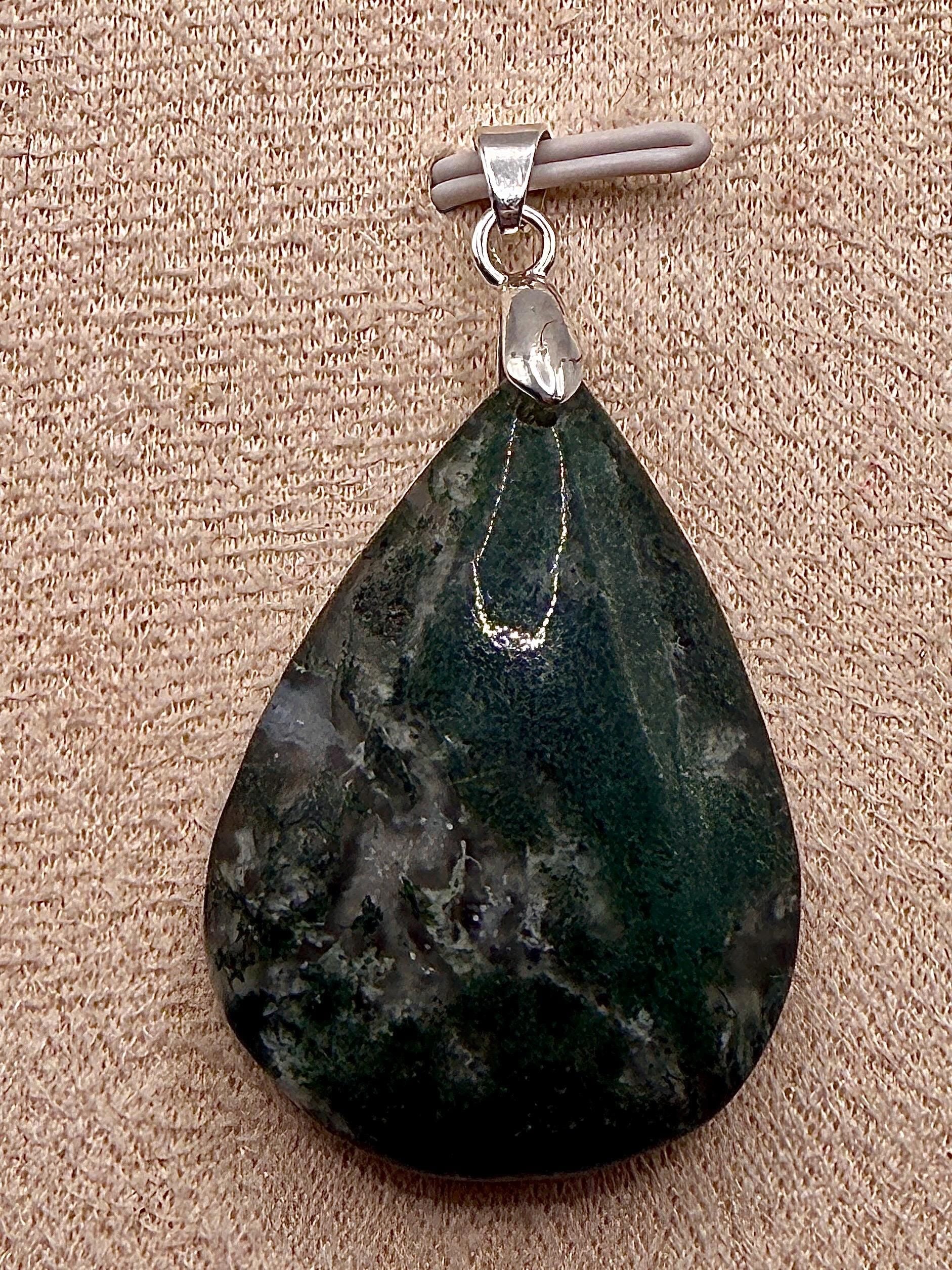 Pendentif goutte en agate mousse pierre naturelle semi précieuse