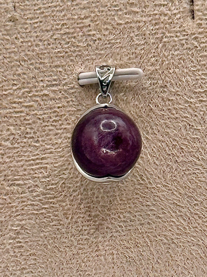 Pendentif en lepidolite ou mica pourpre pierre semi précieuse