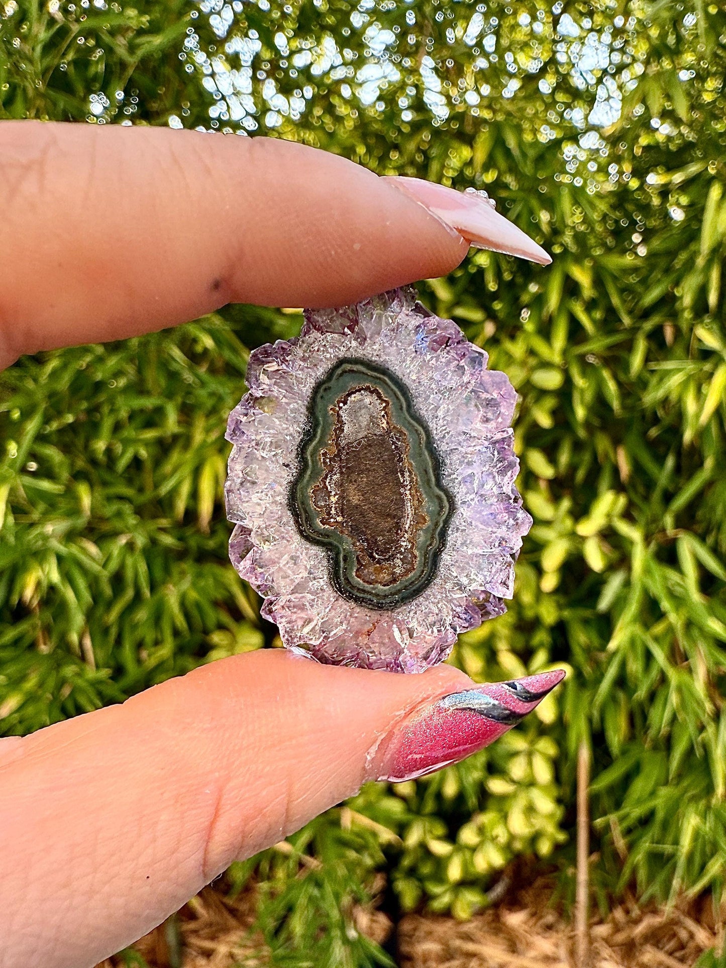 Exceptionnel tranche d’amethyste stalactite pierre naturelle semi précieuse