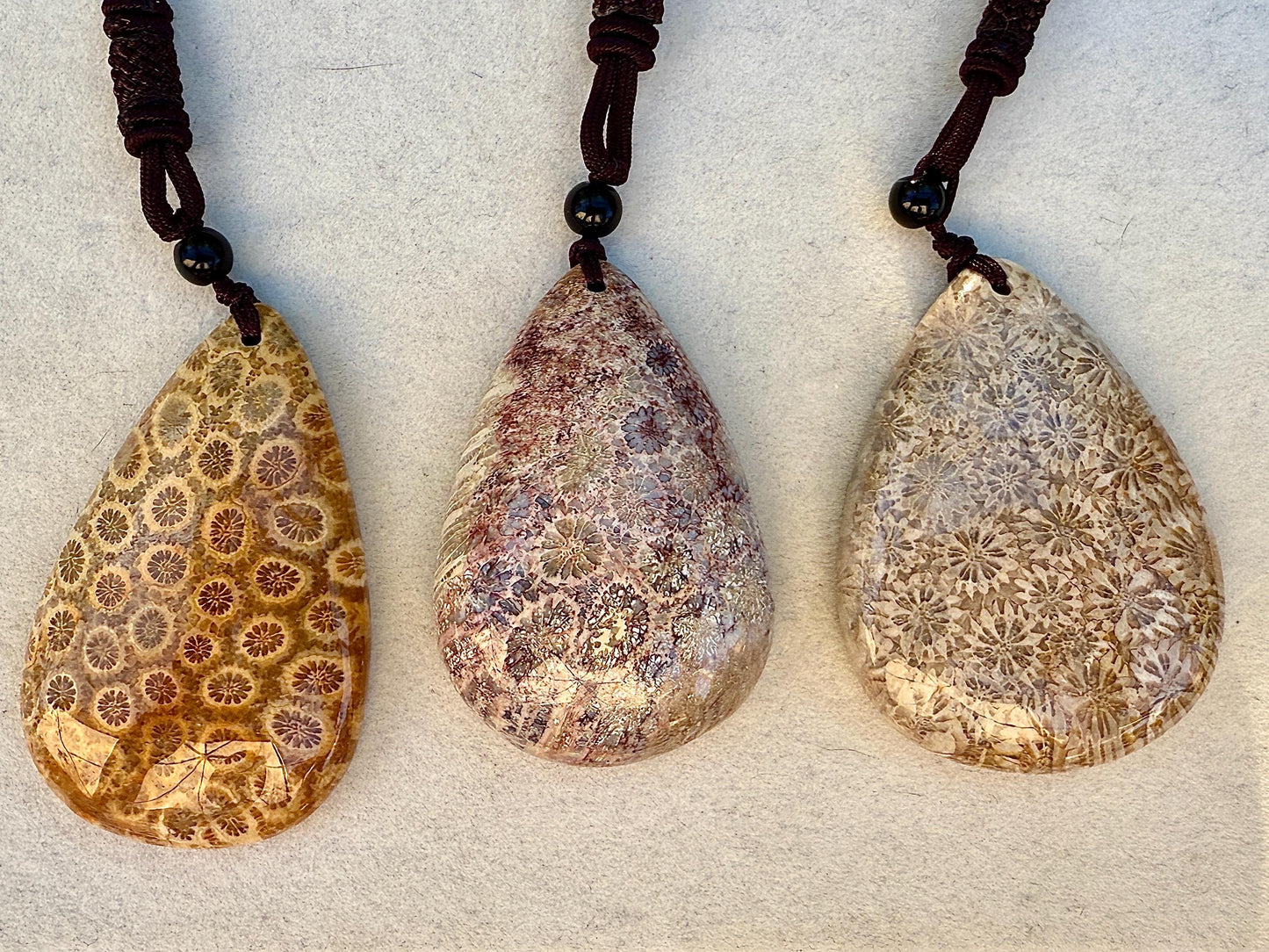 Collier jaspe corail pierre semi précieuse