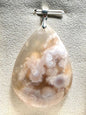 Pendentif agate fleurs pierre semi precieuse