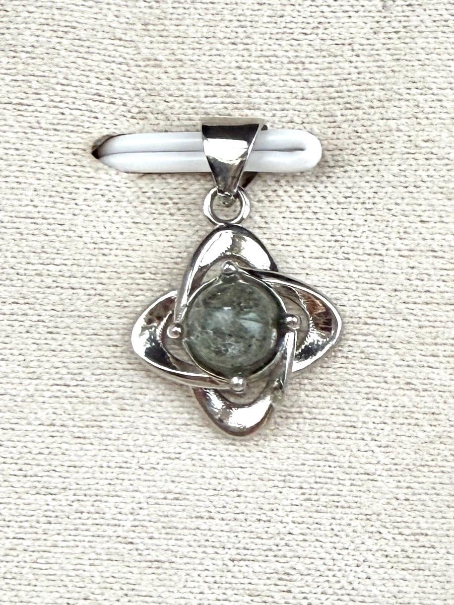 Pendentif en pierre naturelle semi précieuse