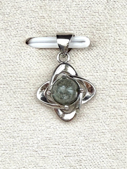 Pendentif en pierre naturelle semi précieuse