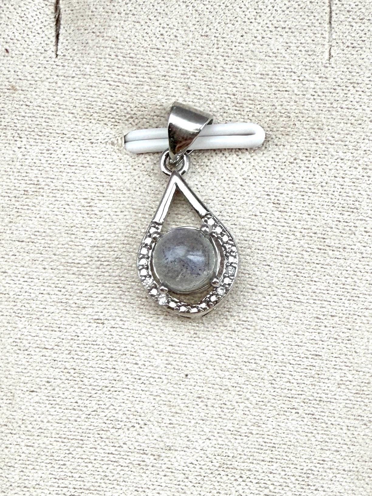 Pendentif en pierre naturelle semi précieuse