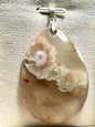 Pendentif agate fleurs pierre semi precieuse