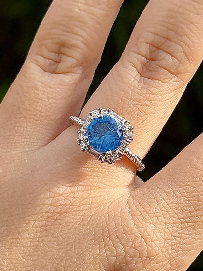 Bague en pierre précieuse