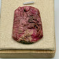 Pendentif en rhodonite sculptée pierre naturelle semi précieuse