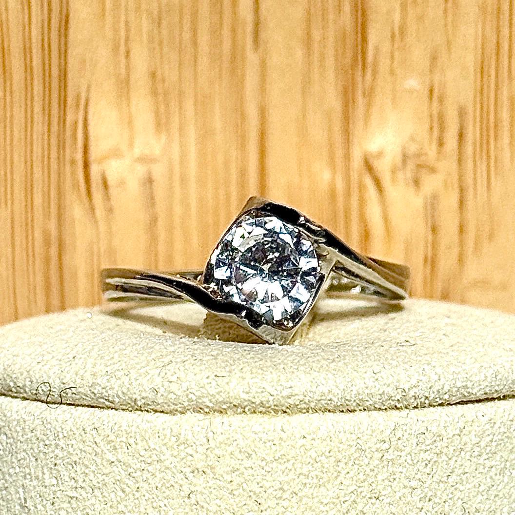 Bague en moissanite pierre semi précieuse