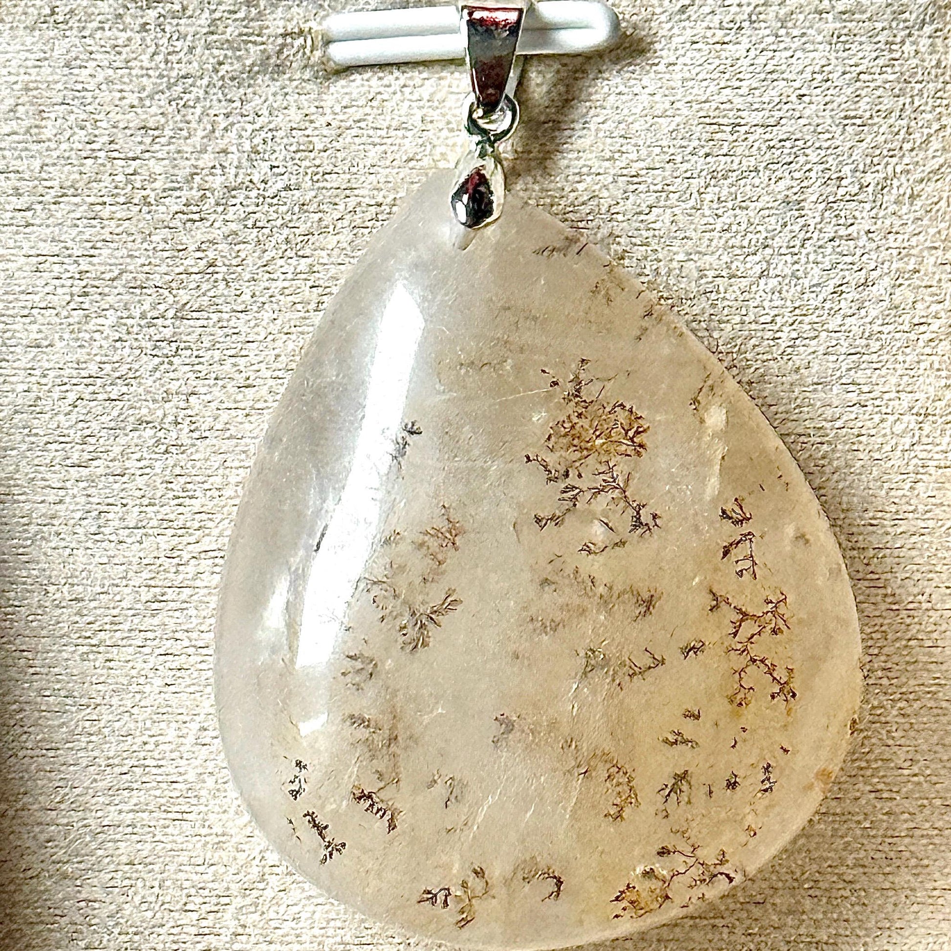 Pendentif en agate dentritique pierre naturelle