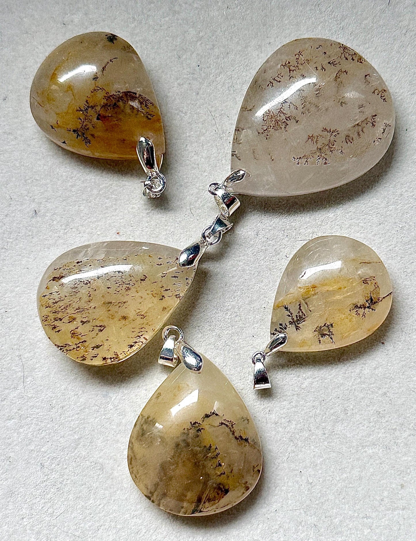 Pendentif en agate dentritique pierre naturelle