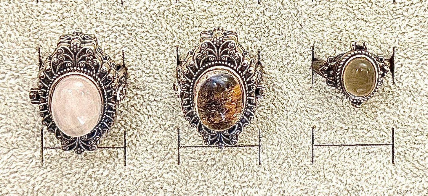 Bague à poison pierre semi précieuse