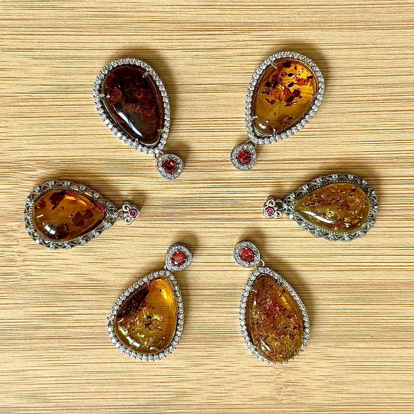 Pendentif en ambre pierre naturelle semi précieuse
