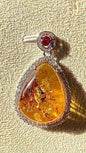 Pendentif en ambre pierre naturelle semi précieuse