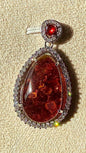 Pendentif en ambre pierre naturelle semi précieuse