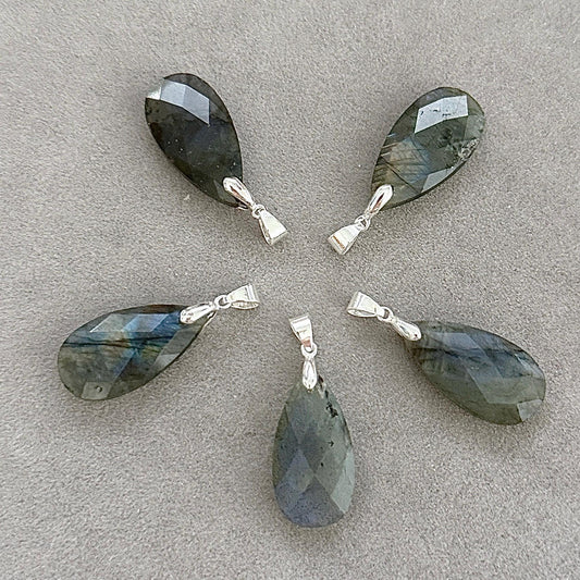Pendentif goutte en labradorite pierre naturelle semi précieuse