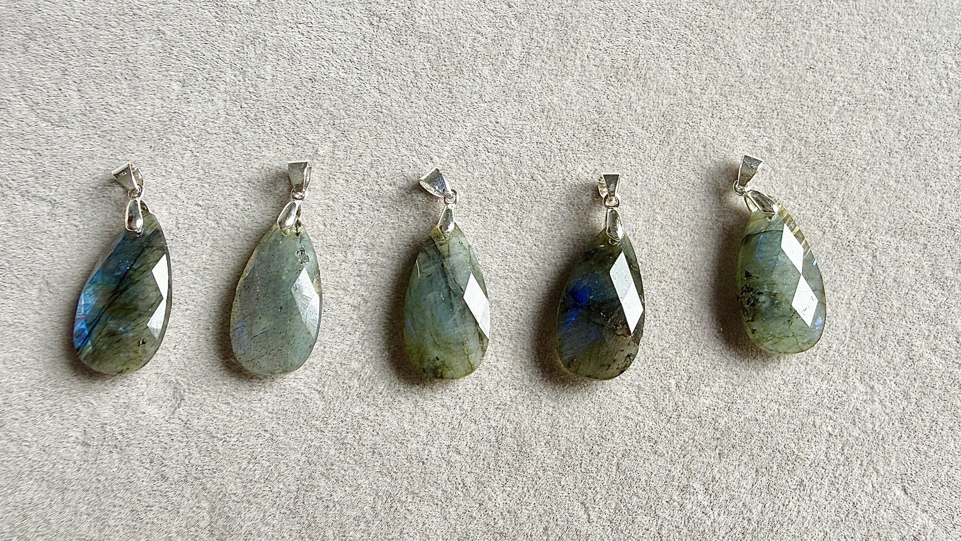 Pendentif goutte en labradorite pierre naturelle semi précieuse