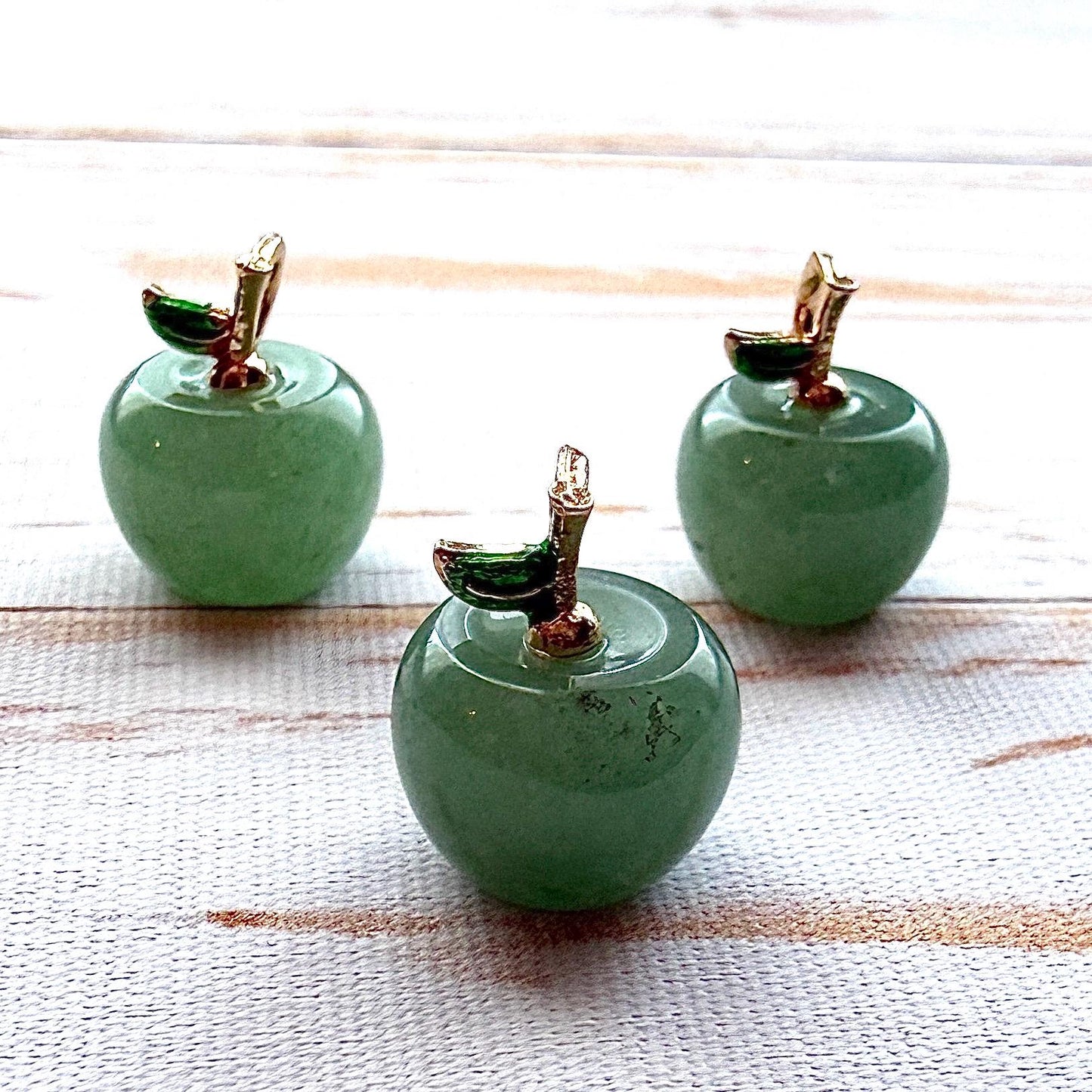 Mini pomme en pierre semi précieuses