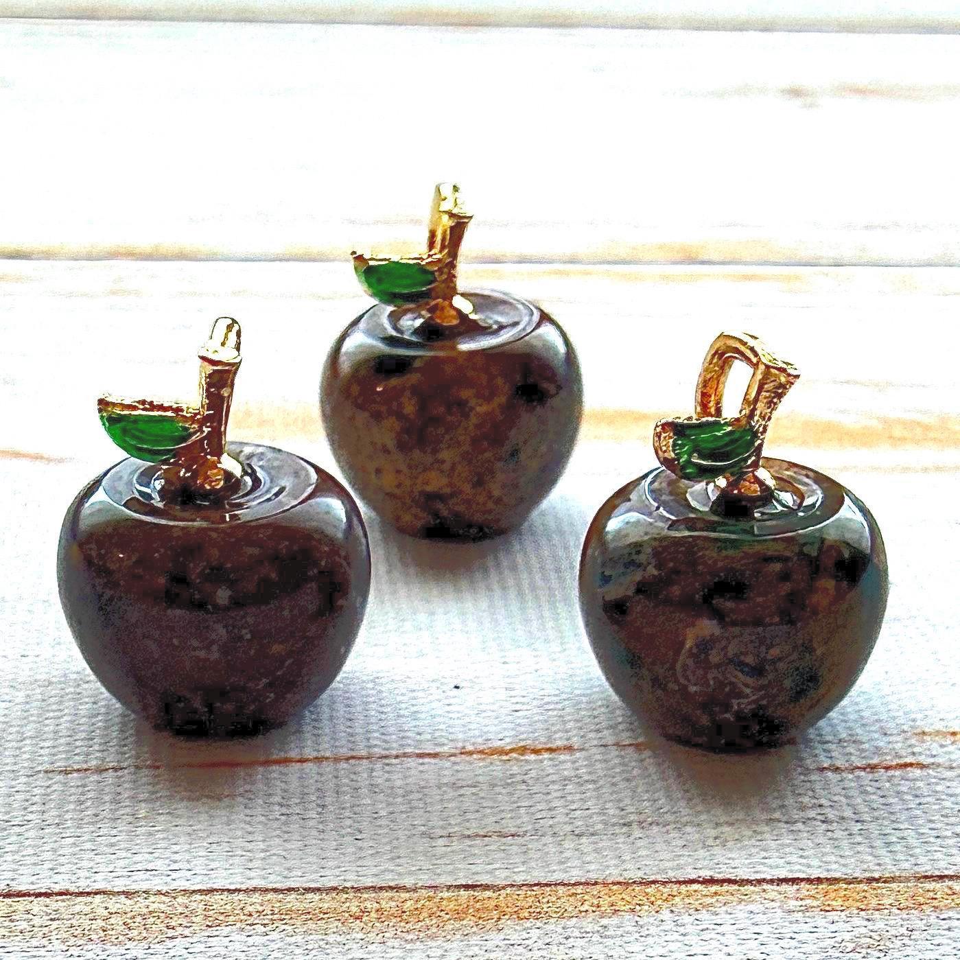 Mini pomme en pierre semi précieuses