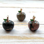 Mini pomme en pierre semi précieuses