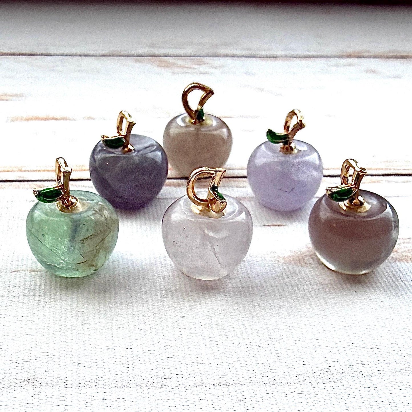 Mini pomme en pierre semi précieuses