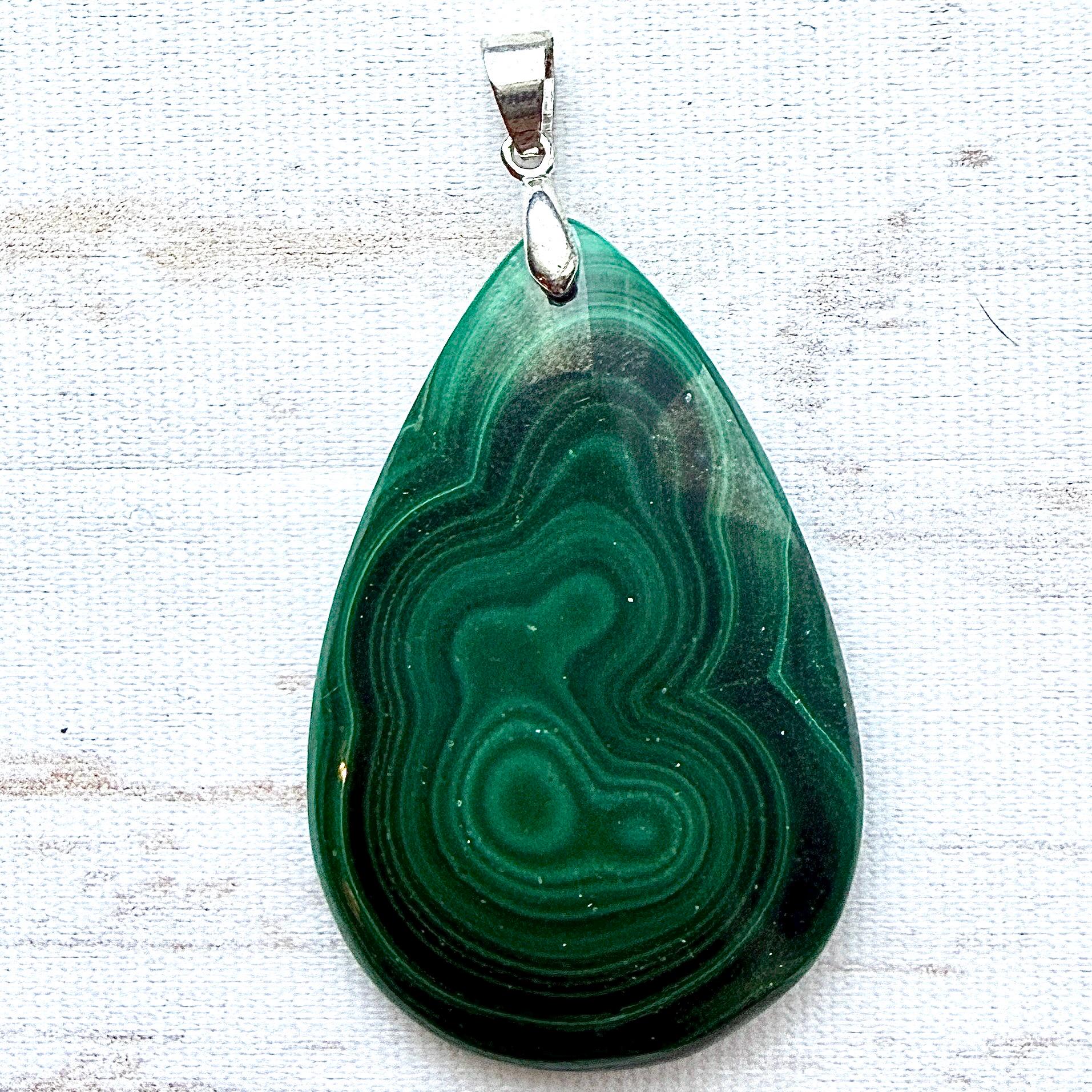 Pendentif malachite pierre semi précieuse