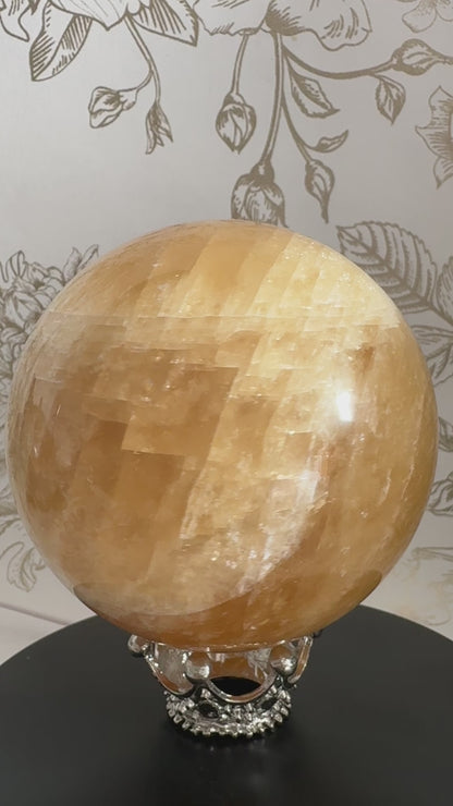 Grande sphere en calcite jaune miel semi précieuse