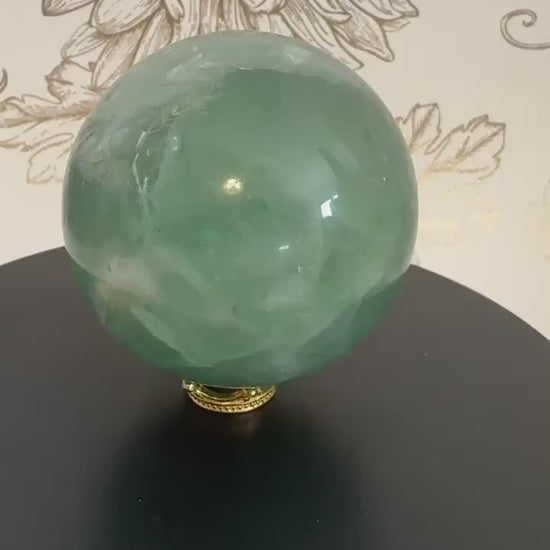 Sphere en fluorite pierre semi précieuse